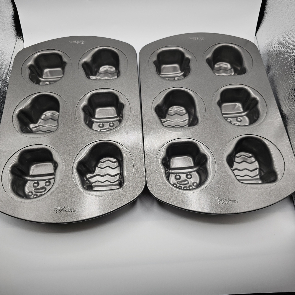 Wilton Mini Cake, Cupcake Pans Snowmen and Mittens Non-Stick, 2 Pans